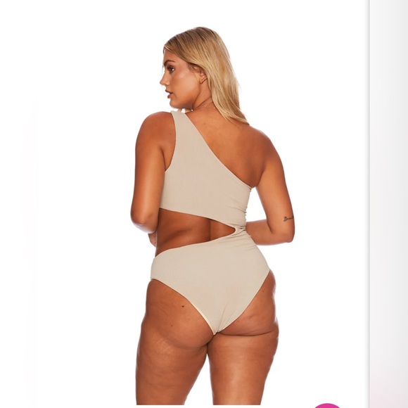 Beach Riot Celine One Piece - Picture 3 of 4